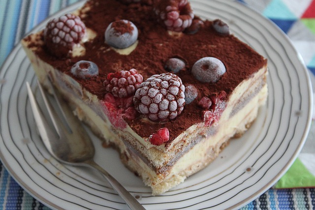 tiramisu with blueberries